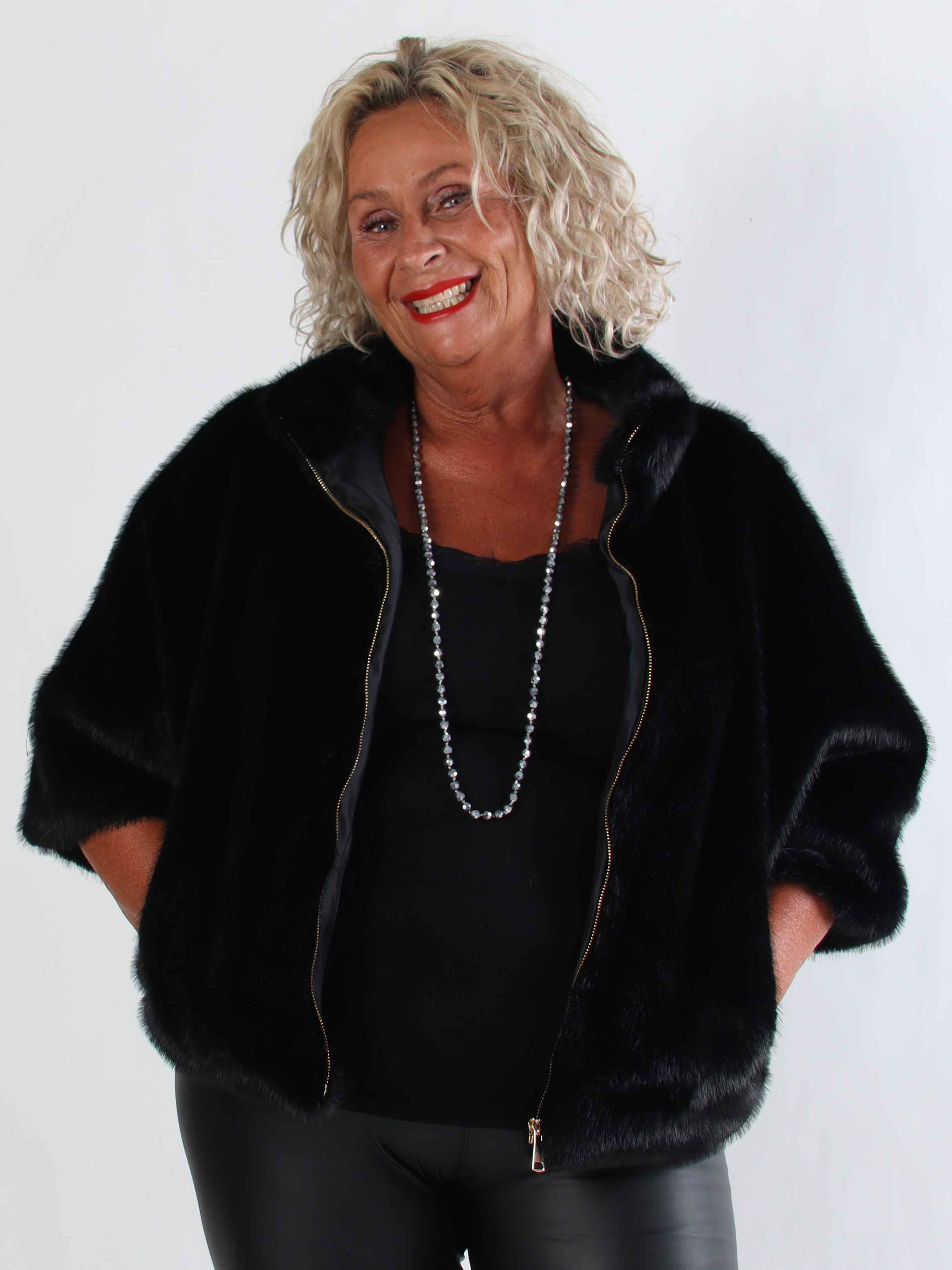 Torrey - Elegant plus size faux fur jakke i lys beige med 3/4 ærmer